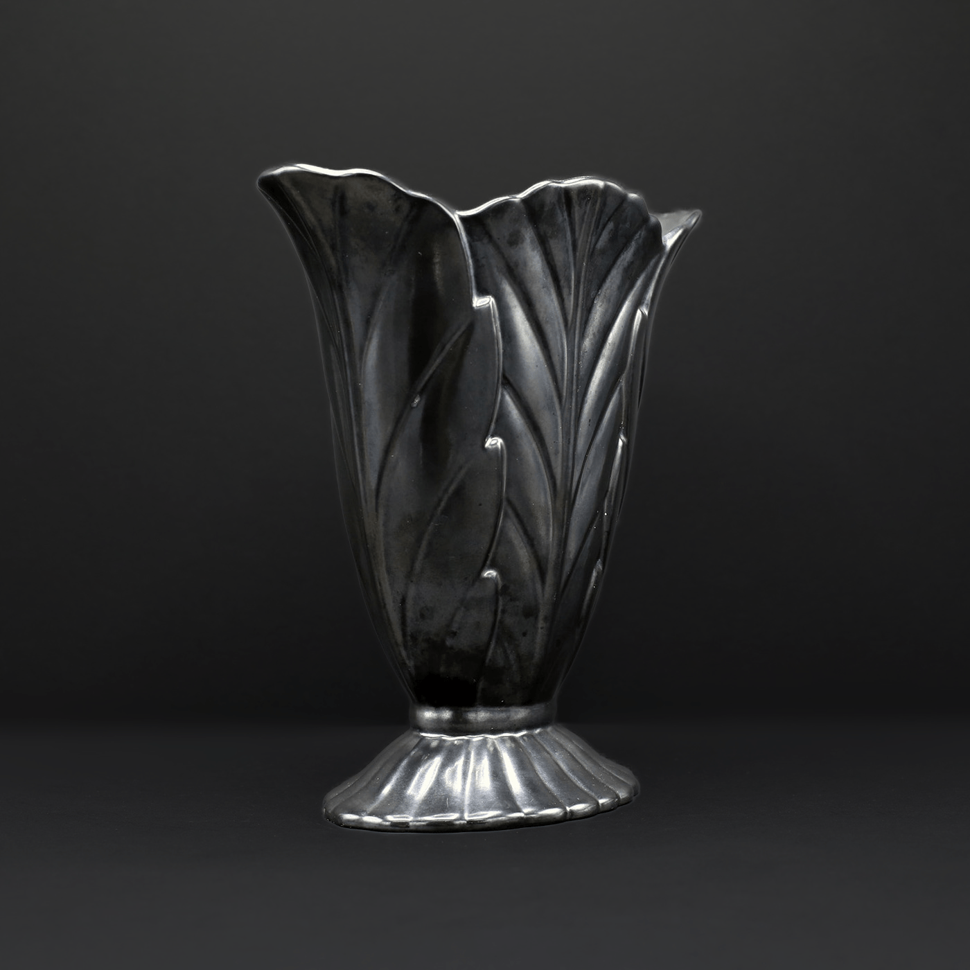 Acanthus Leaf Pewter Vase (Medium) - FLORA BLACK