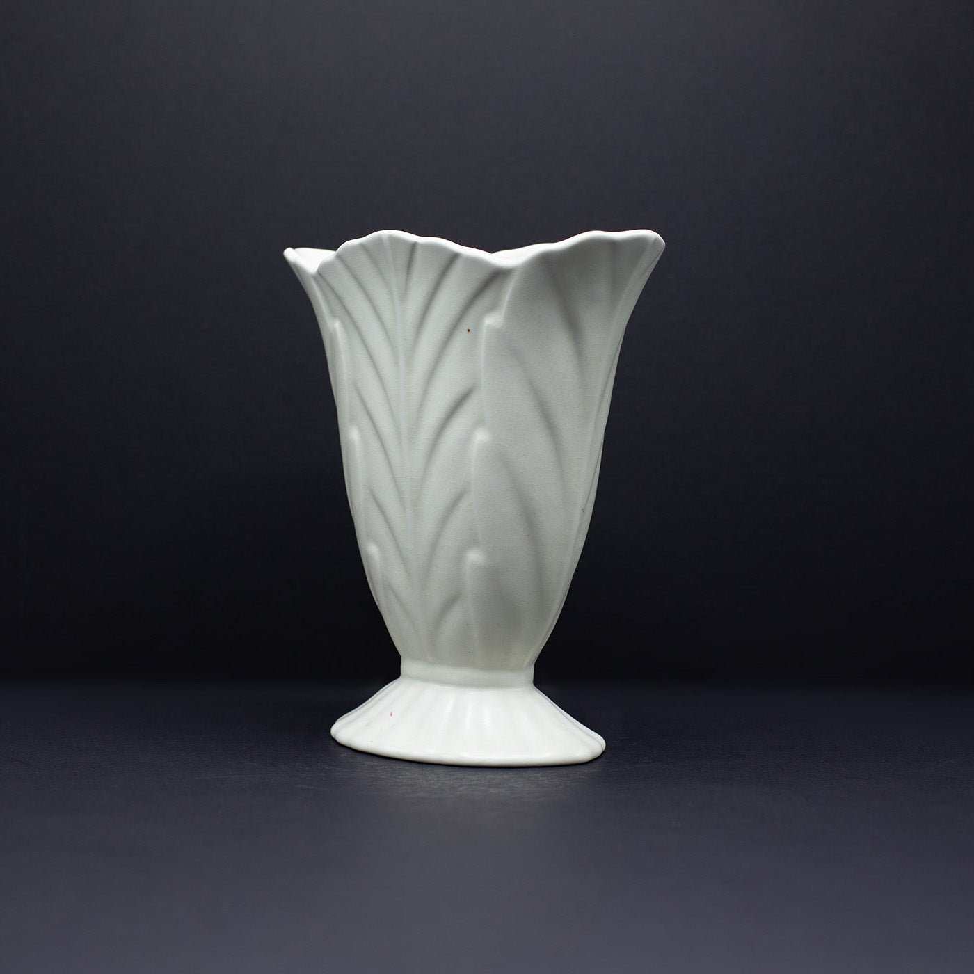 Acanthus Leaf Vase (Small) - FLORA BLACK
