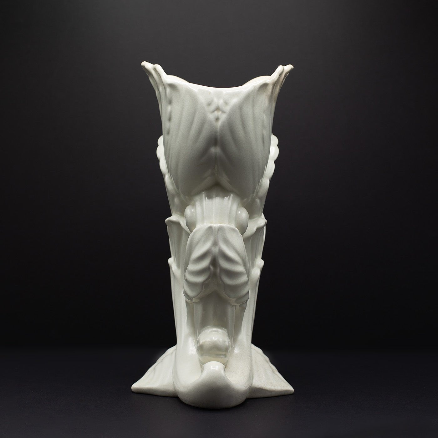 Cresting Flora Cornucopia Vase - FLORA BLACK