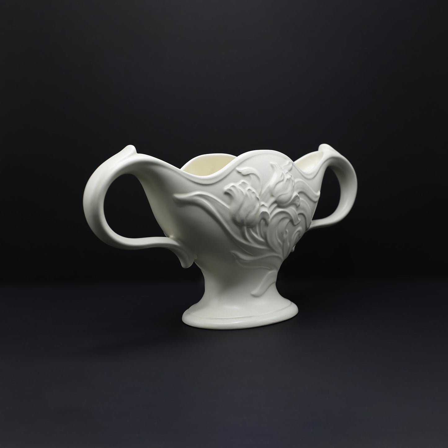 Large Mantel Vase With Tulip Relief - FLORA BLACK