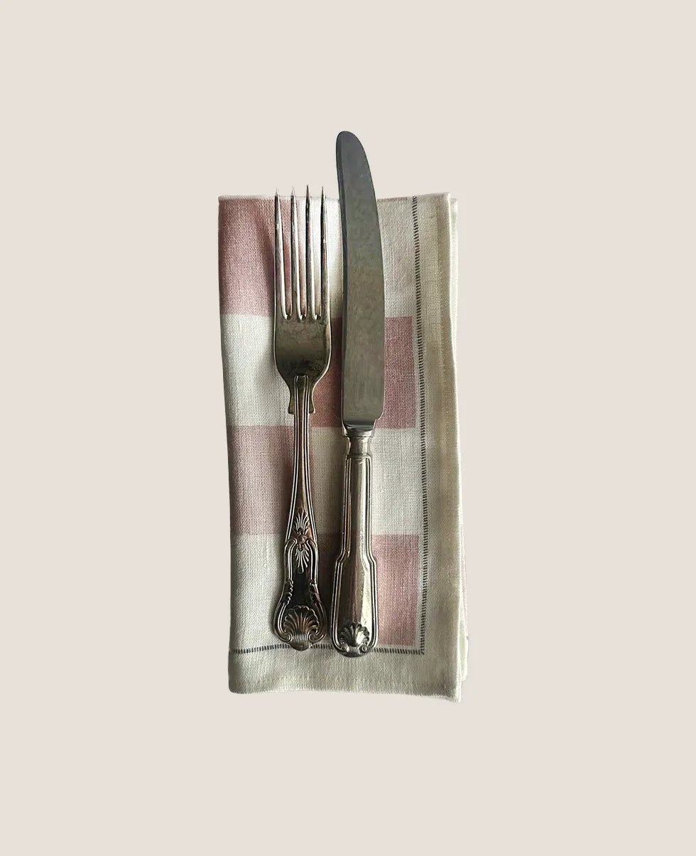 Flora Black Napkin: Queens Gambit Blush (Set of 2) - FLORA BLACK