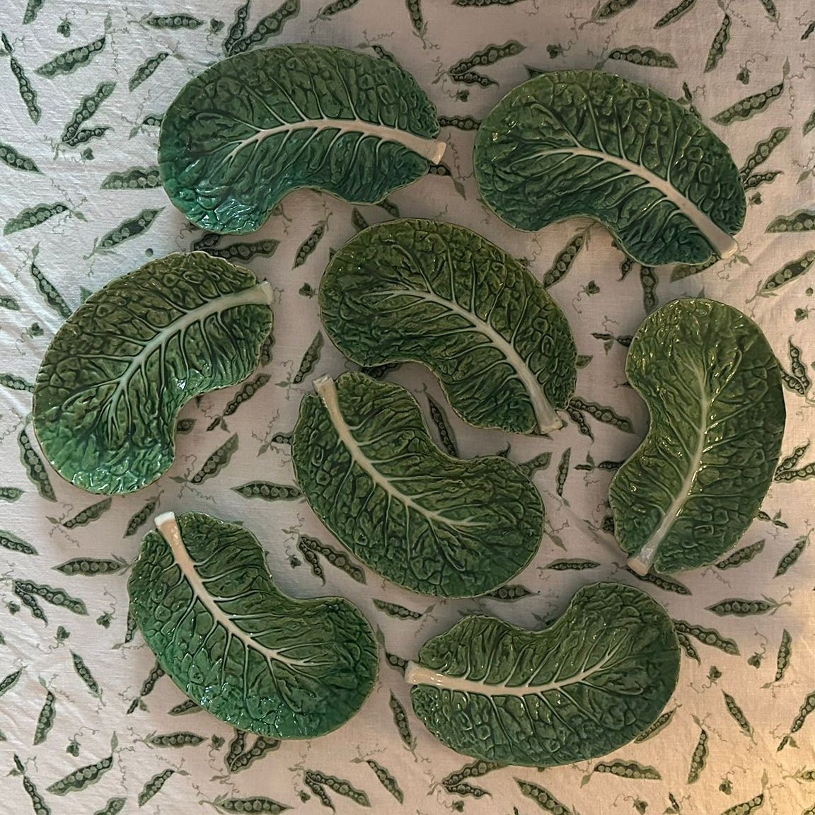 Set of 8 mid - century Portuguese cabbage ware side plates - FLORA BLACK