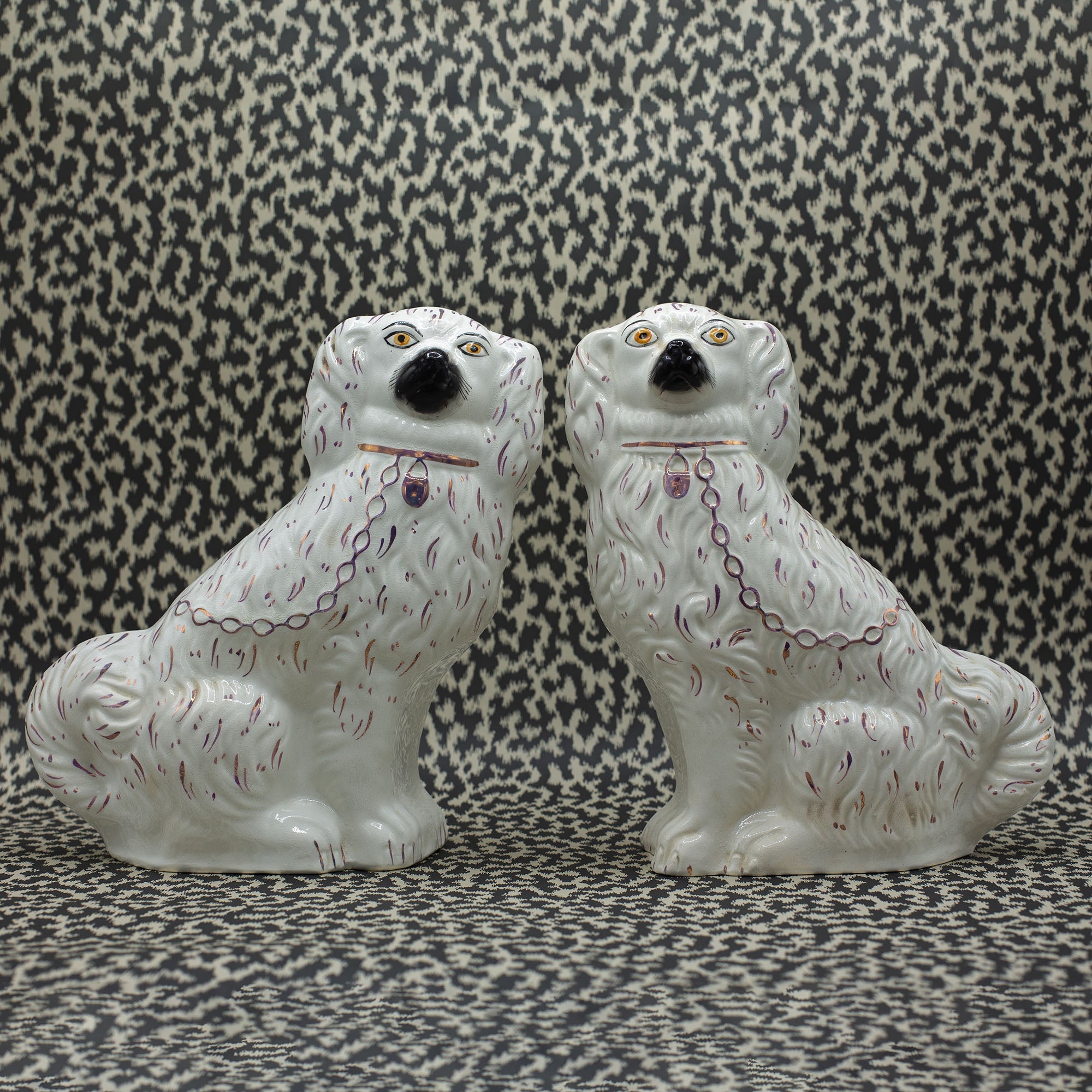 A Large Pair Of Very Fine Wally Dogs. - FLORA BLACK