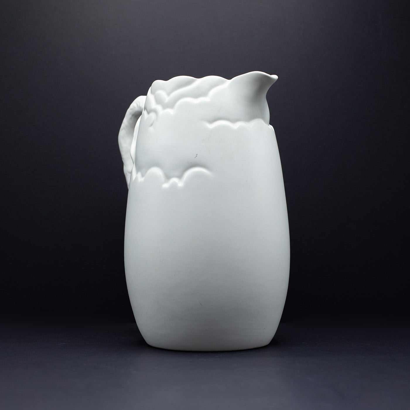 A wonderful Large Jug with Leaf Motif - FLORA BLACK