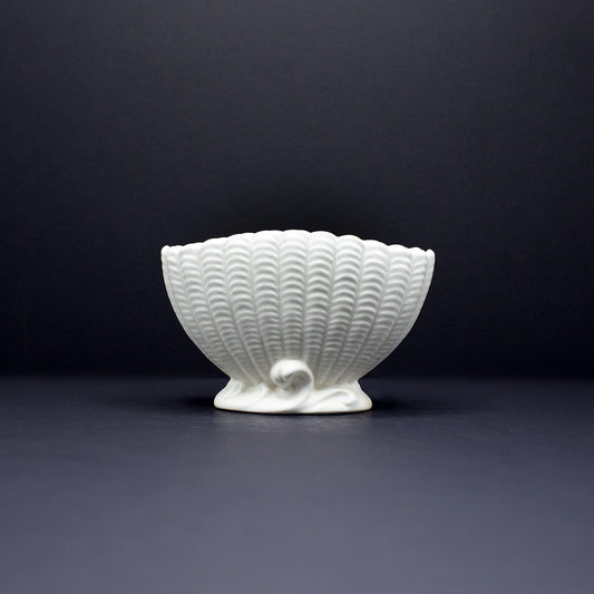 Classic Shell Vase (small) - FLORA BLACK