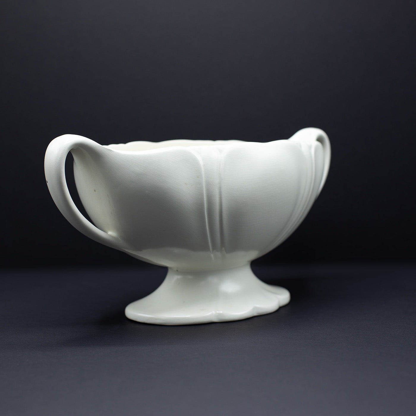 Classical Curvy Mantel Vase - FLORA BLACK