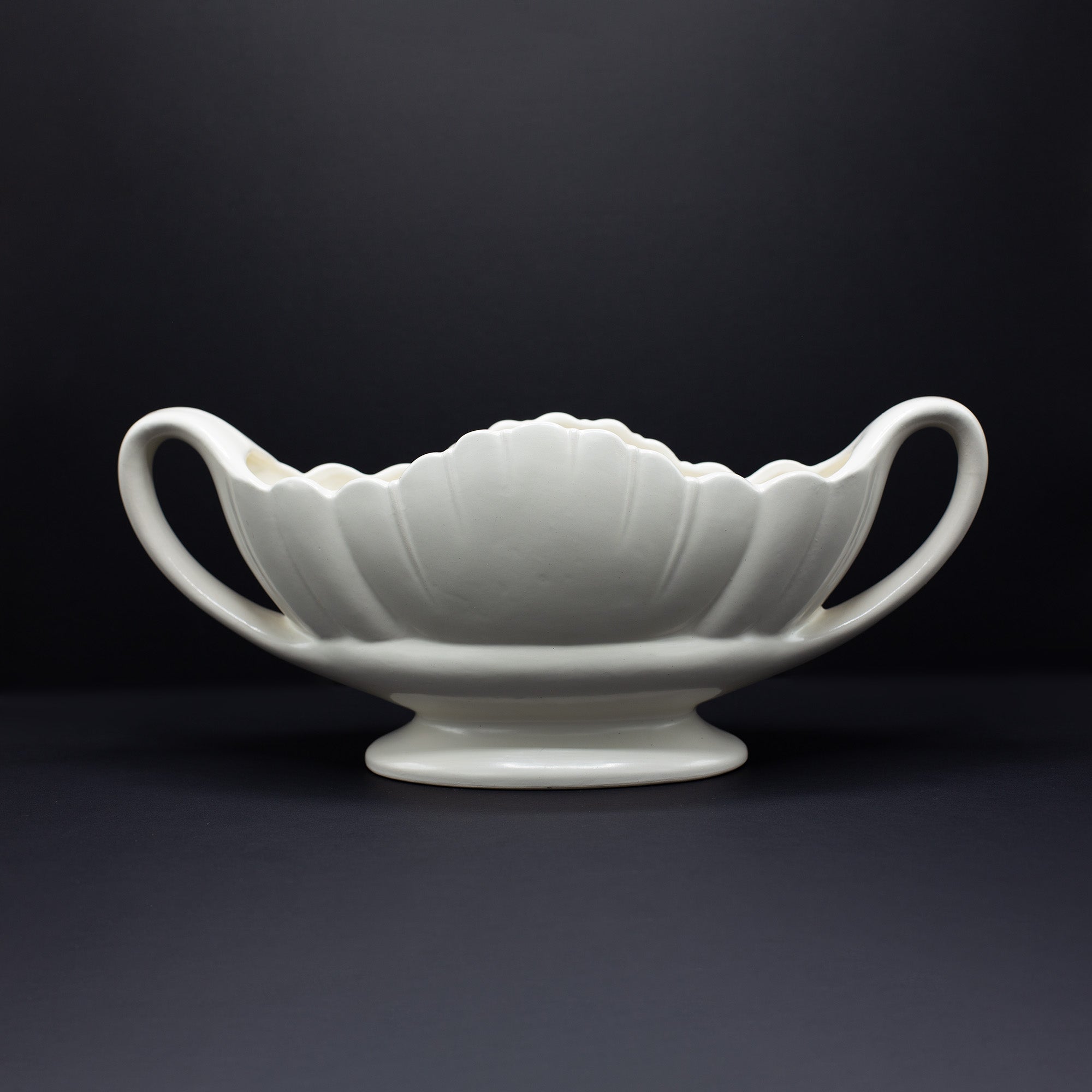 Curvy Scalloped Mantel Vase - FLORA BLACK