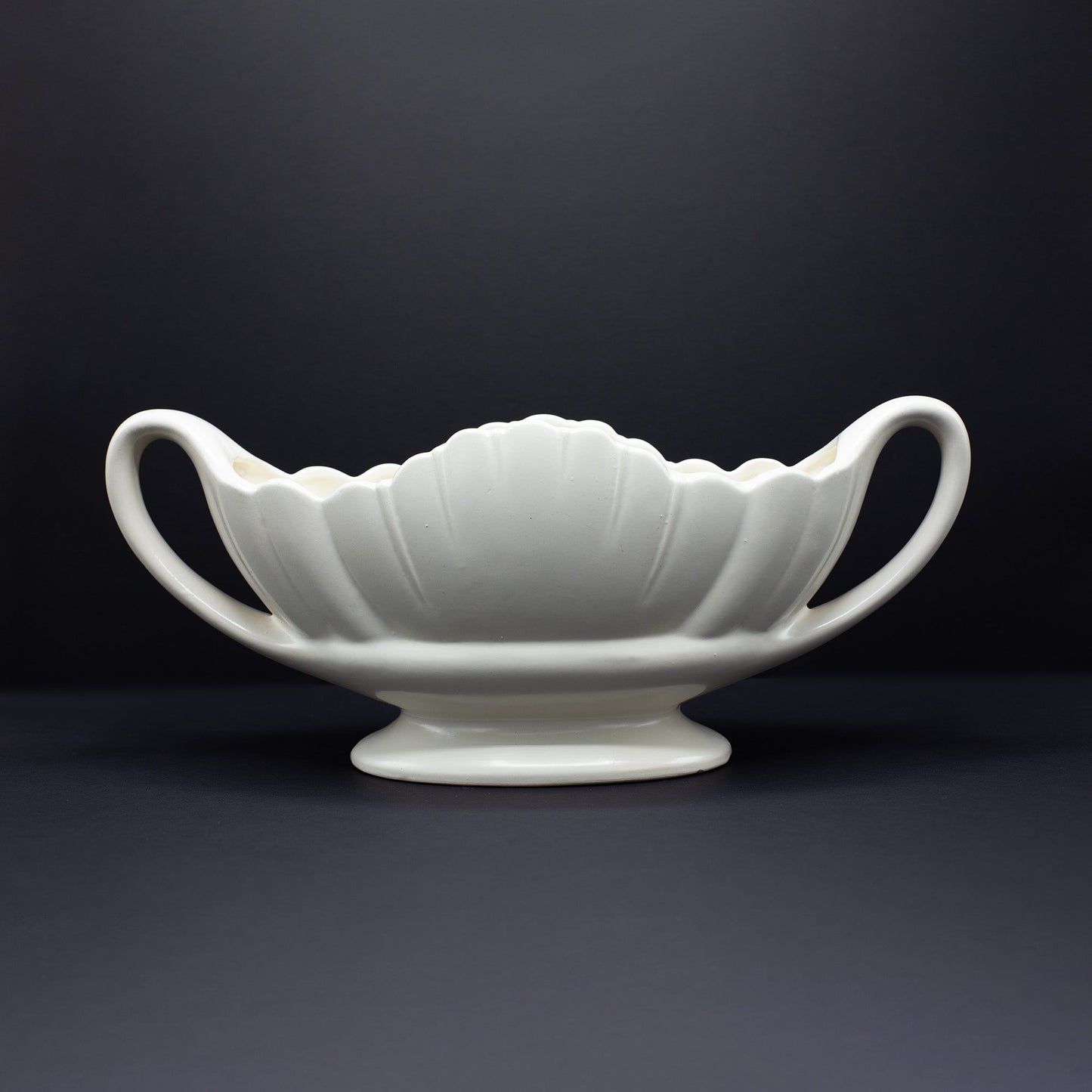 Curvy Scalloped Mantel Vase - FLORA BLACK