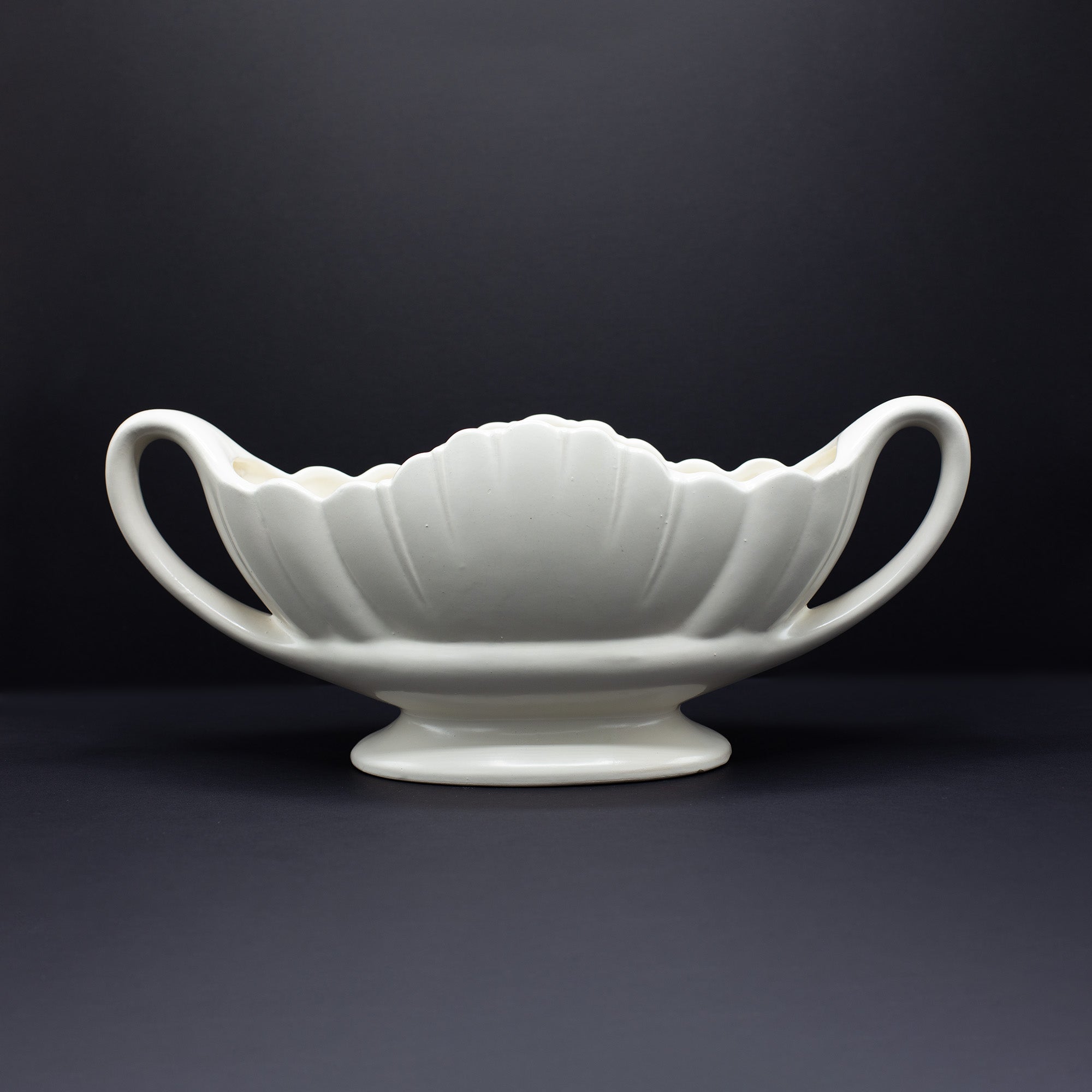Curvy Scalloped Mantel Vase - FLORA BLACK