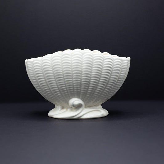Medium Classic Shell Vase - FLORA BLACK