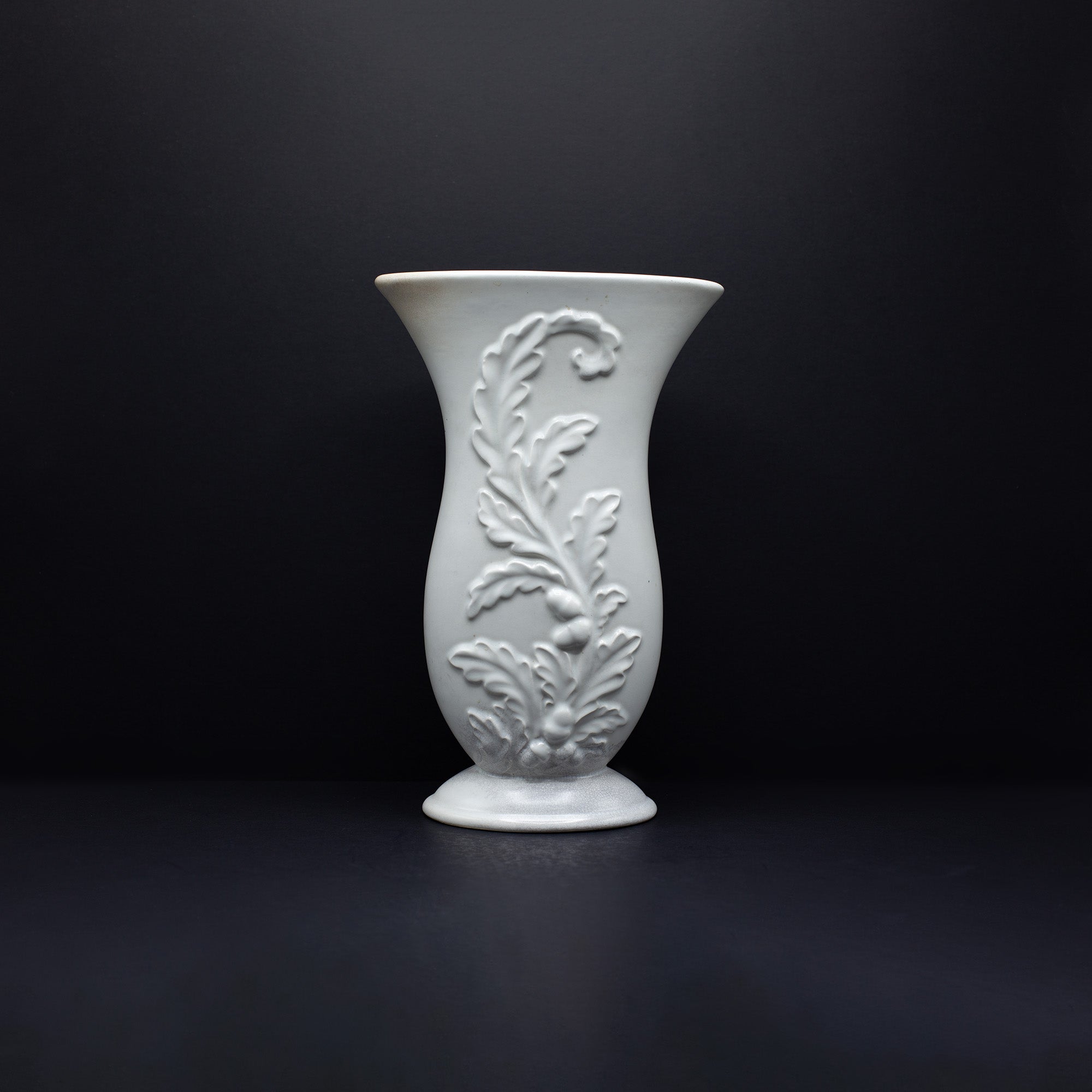 Oak Embossed Tall Vase - FLORA BLACK