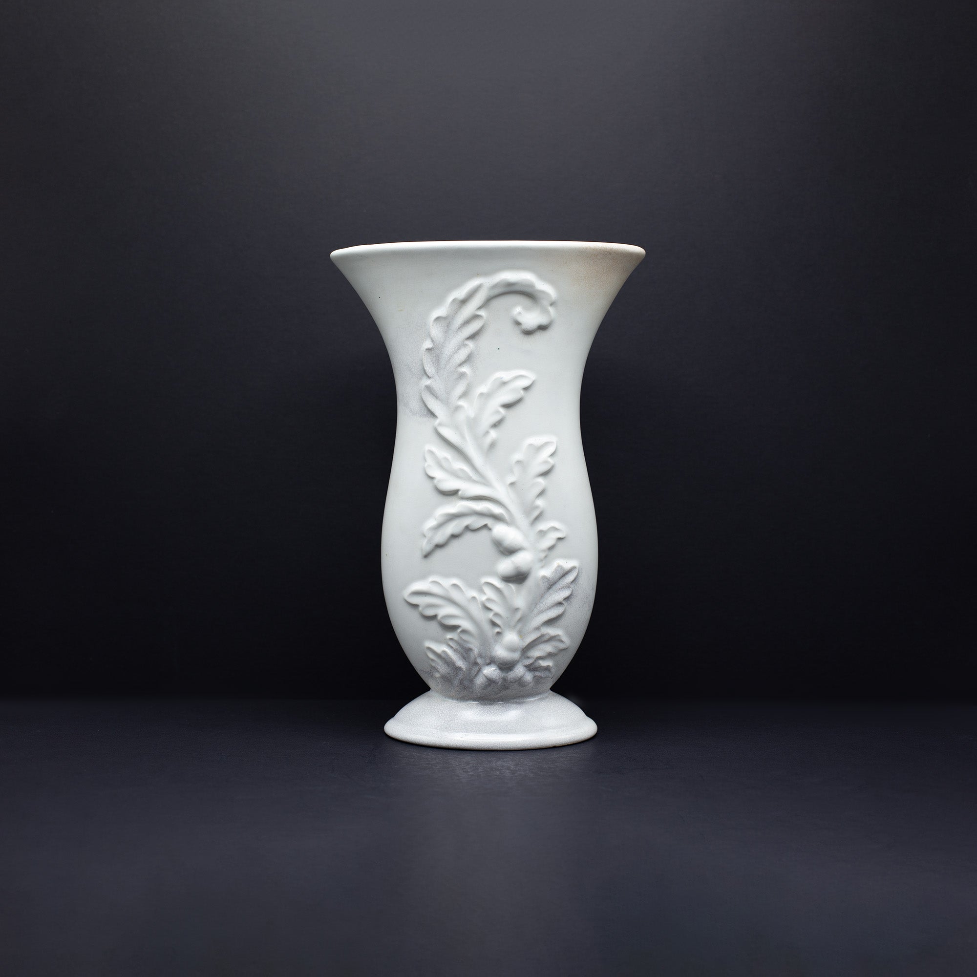 Oak Embossed Tall Vase - FLORA BLACK