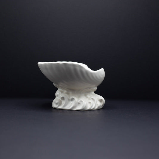 Shell on a Wave Dish - FLORA BLACK