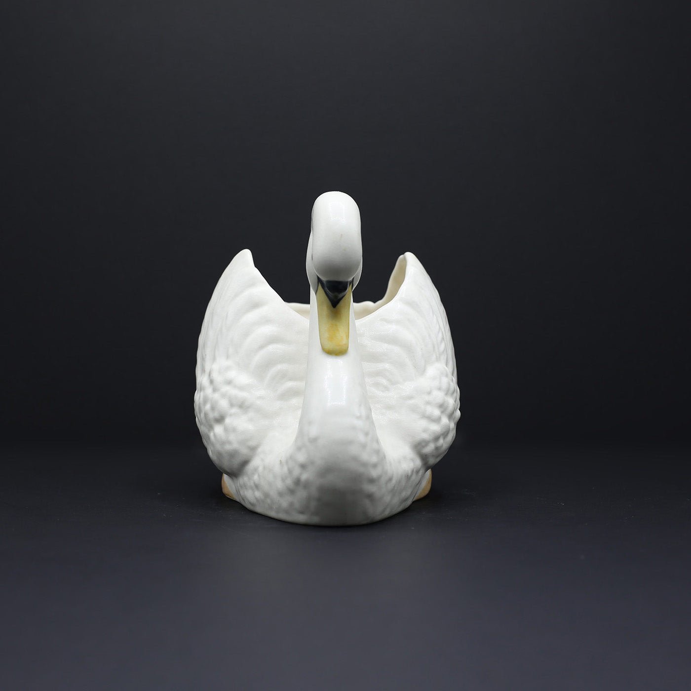Swan Jardinière with Pale Beak - FLORA BLACK