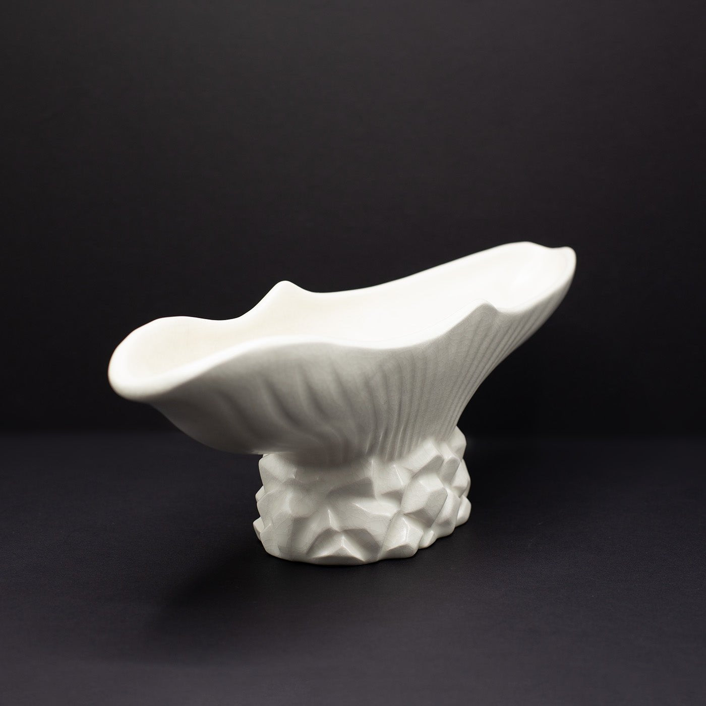 Wonderfully unusual mantle vase. - FLORA BLACK